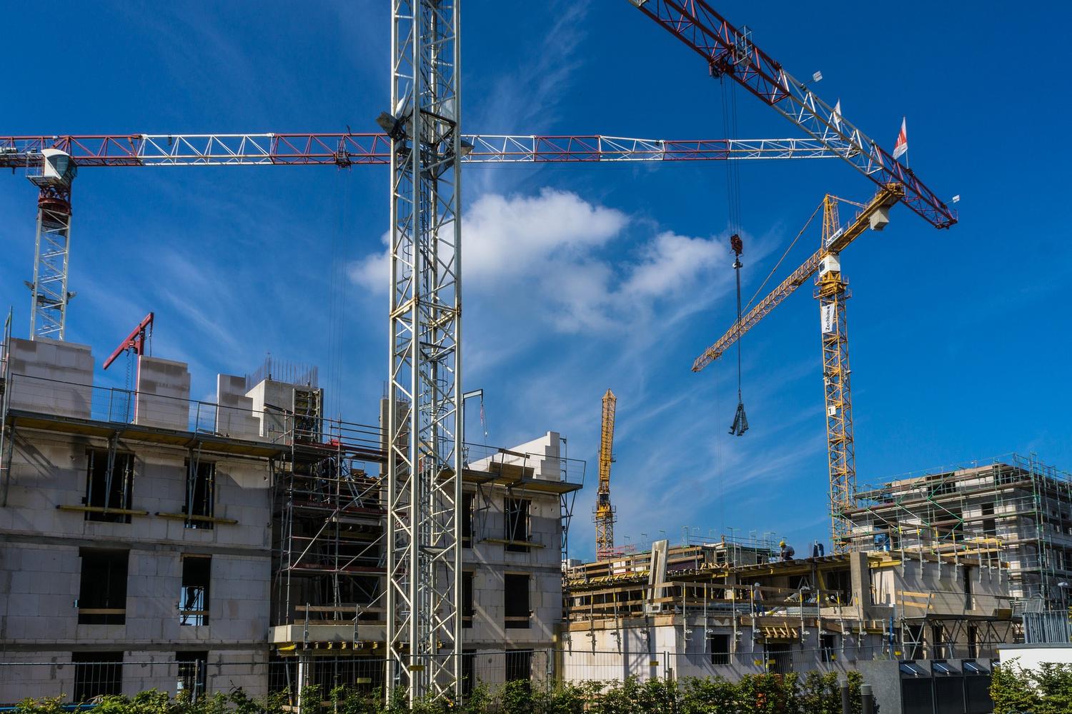 L'achèvement des travaux fait-il obstacle à la délivrance d'un permis de construire modificatif destiné à régulariser une autorisation contestée ? (Conseil d'État, 11 juin 2026, n° 502265)